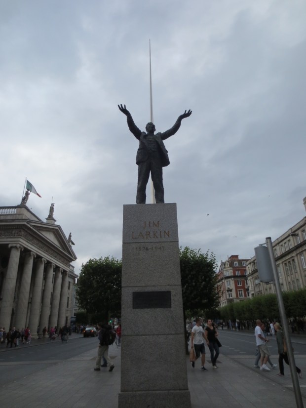 Statue inspired by a great historical picture of Jim Larkin