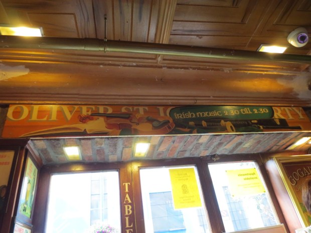 Live music all the time \o/