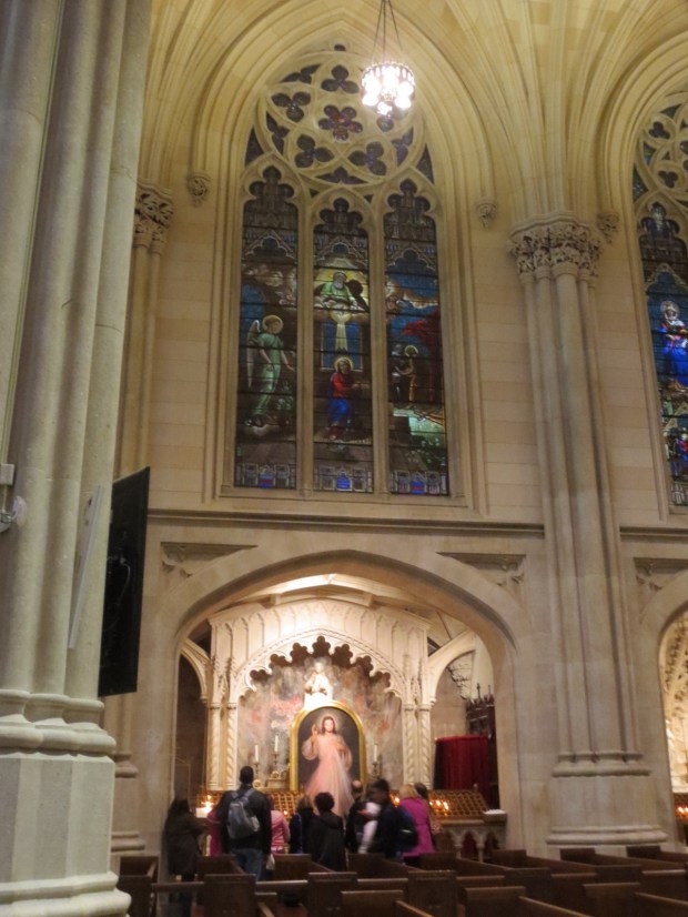 Popular place, this St. Patrick's Cathedral...