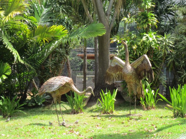 At least they try to make up for the non-operative living animals with statues, I guess that's something...