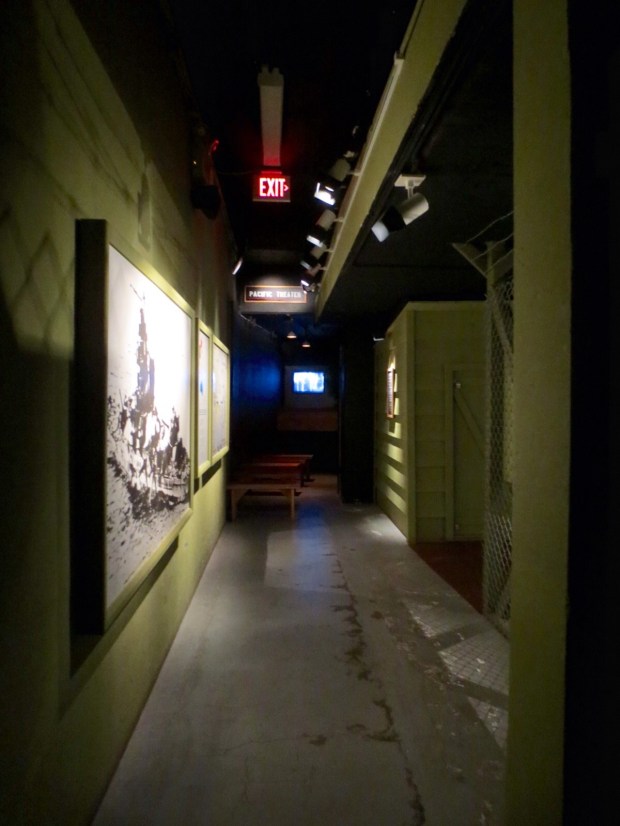 Theres even a back alley IN the museum... probably cause they couldn't fit it all in front :-P
