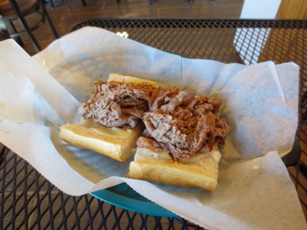 So.. apparantly this hot, roast beef sub comes with cheese... And nothing else *lol*