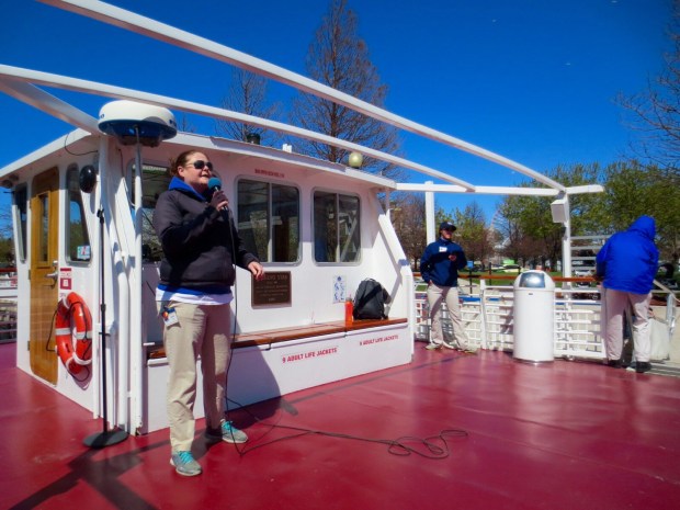 Sarah, our tour guide - what she doesn't know about architecture in Chicago... well... I can't remember half the stuff she DID know so it doesn't matter...