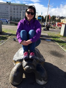 Down by the harbour there are more sculptures. Found some turtles to sit on \o/